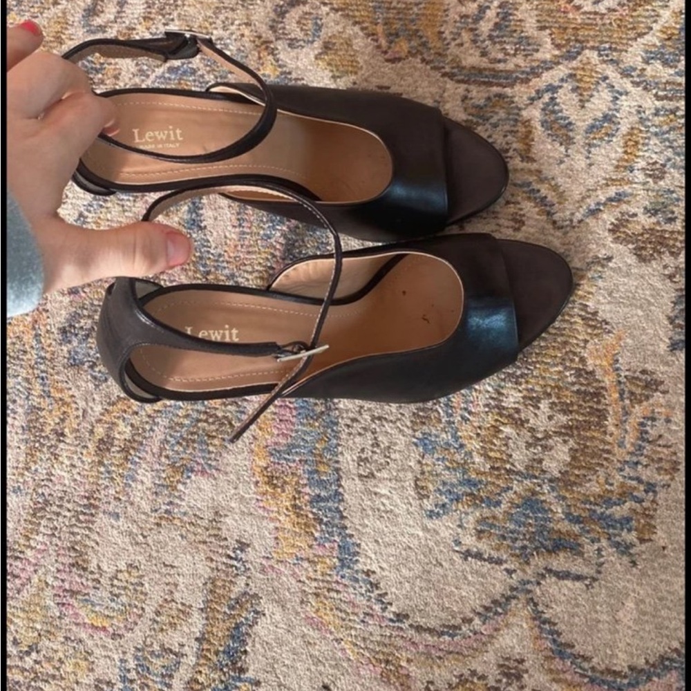 Lewit Elegant Black Open-Toe Heels